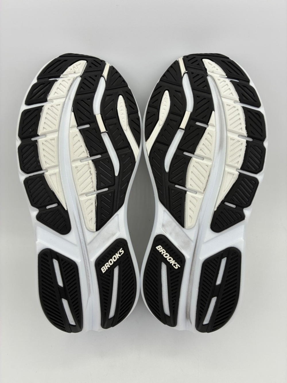 Brooks Ghost Max 3 Womens Wide Black Rose Gold Running Shoes  |  Size:  8.5 (D) - Picture 11 of 14